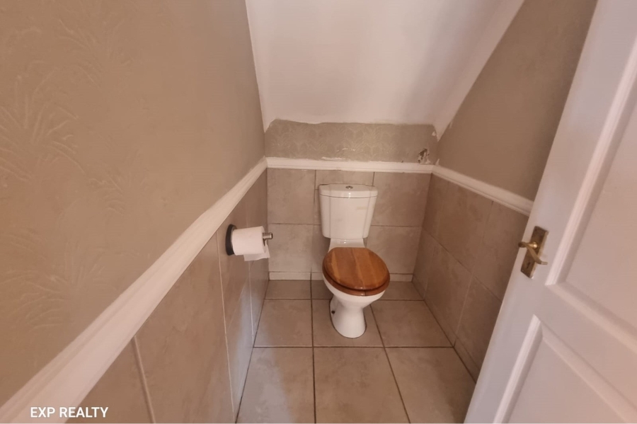 4 Bedroom Property for Sale in Beacon Bay Eastern Cape
